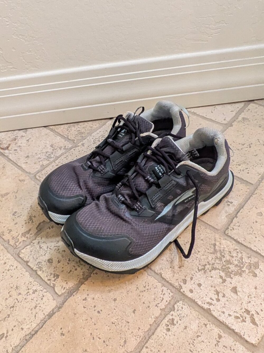 ALTRA Lone Peak ALL-WTHR Low 2 Gray Women’s 8.5 Trail Running Shoes